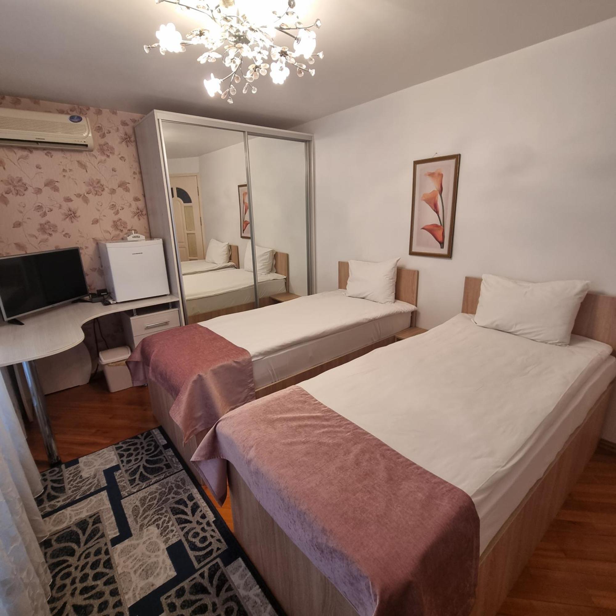 צ'יסינאו Hotel Home Sweet Home מראה חיצוני תמונה