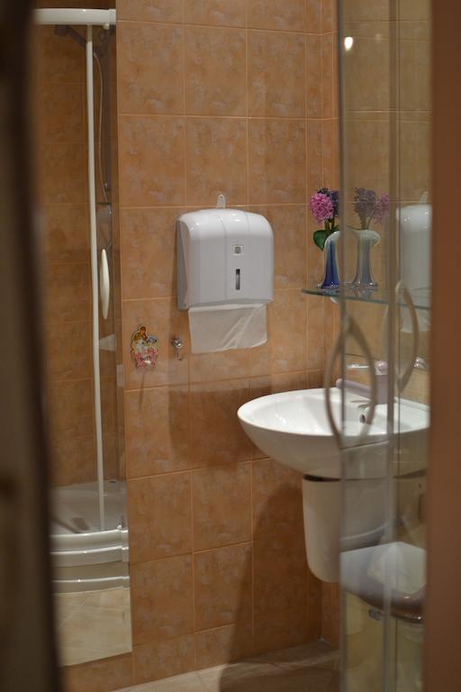 צ'יסינאו Hotel Home Sweet Home מראה חיצוני תמונה